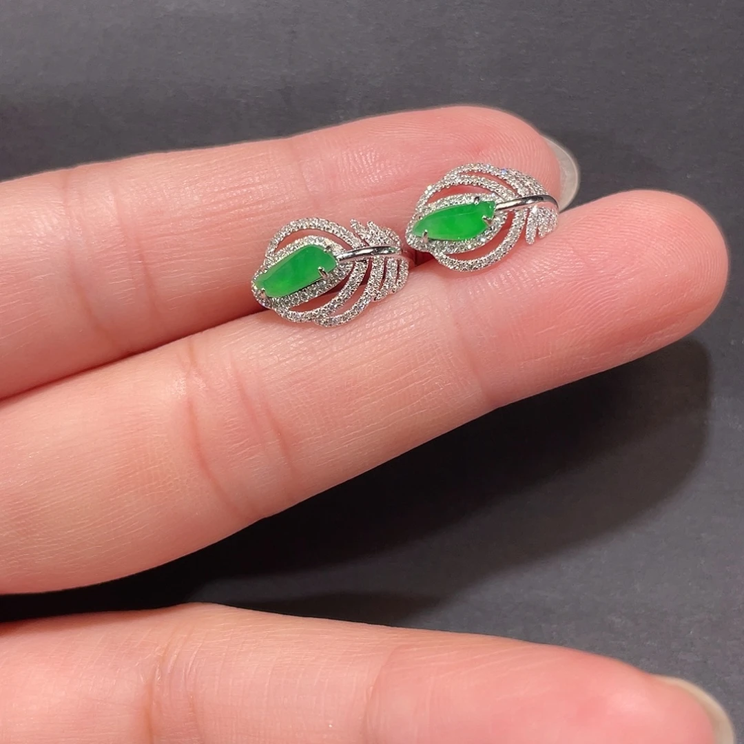 翡翠18K金镶嵌耳饰南非钻