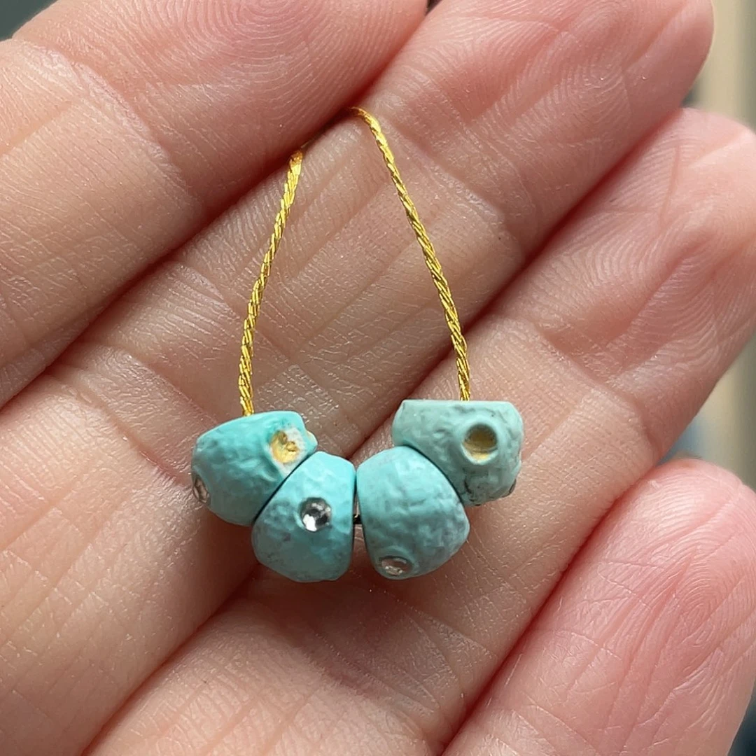 绿松石未镶嵌颈饰