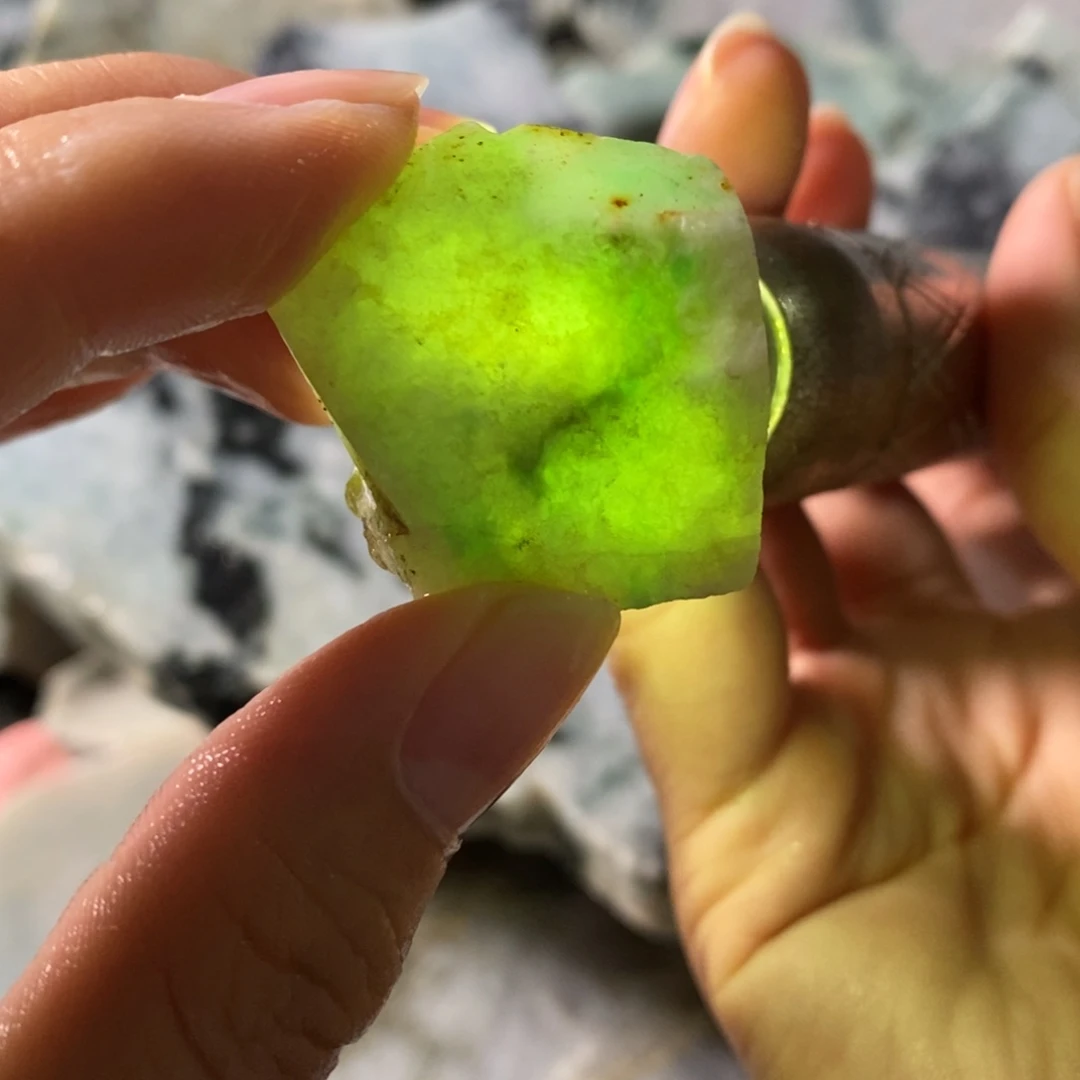 颈饰未镶嵌翡翠天然