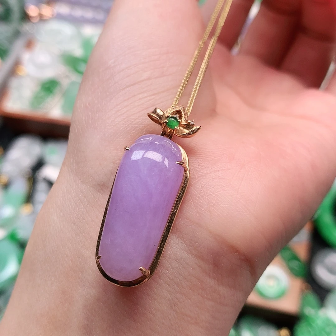 套链未镶嵌翡翠挂件