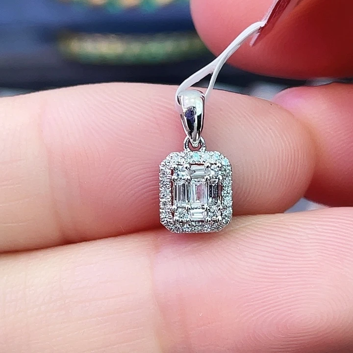 颈饰18K金镶嵌钻石