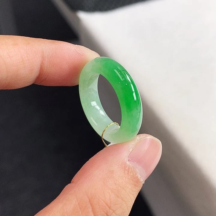 翡翠未镶嵌戒指16号