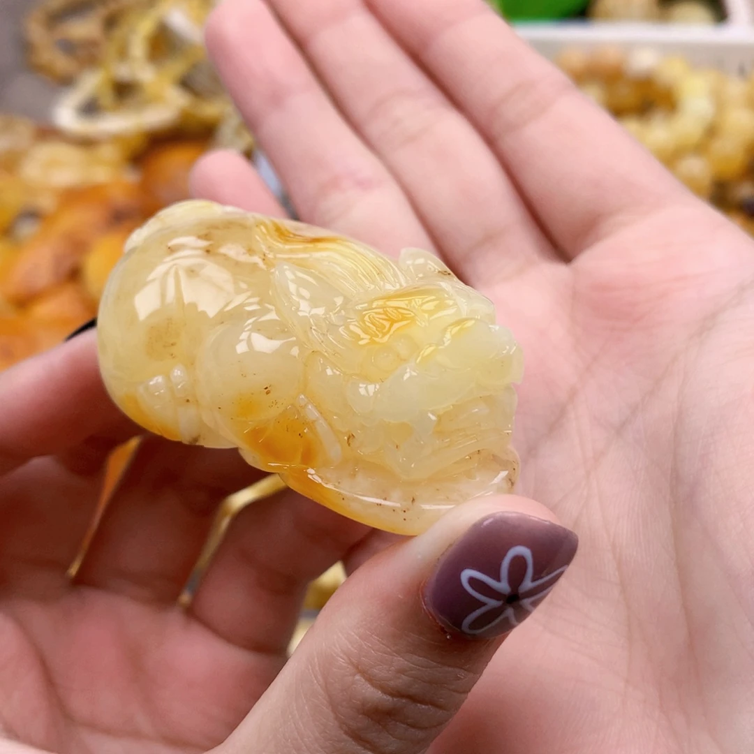 蜜蜡未镶嵌珠宝奇石