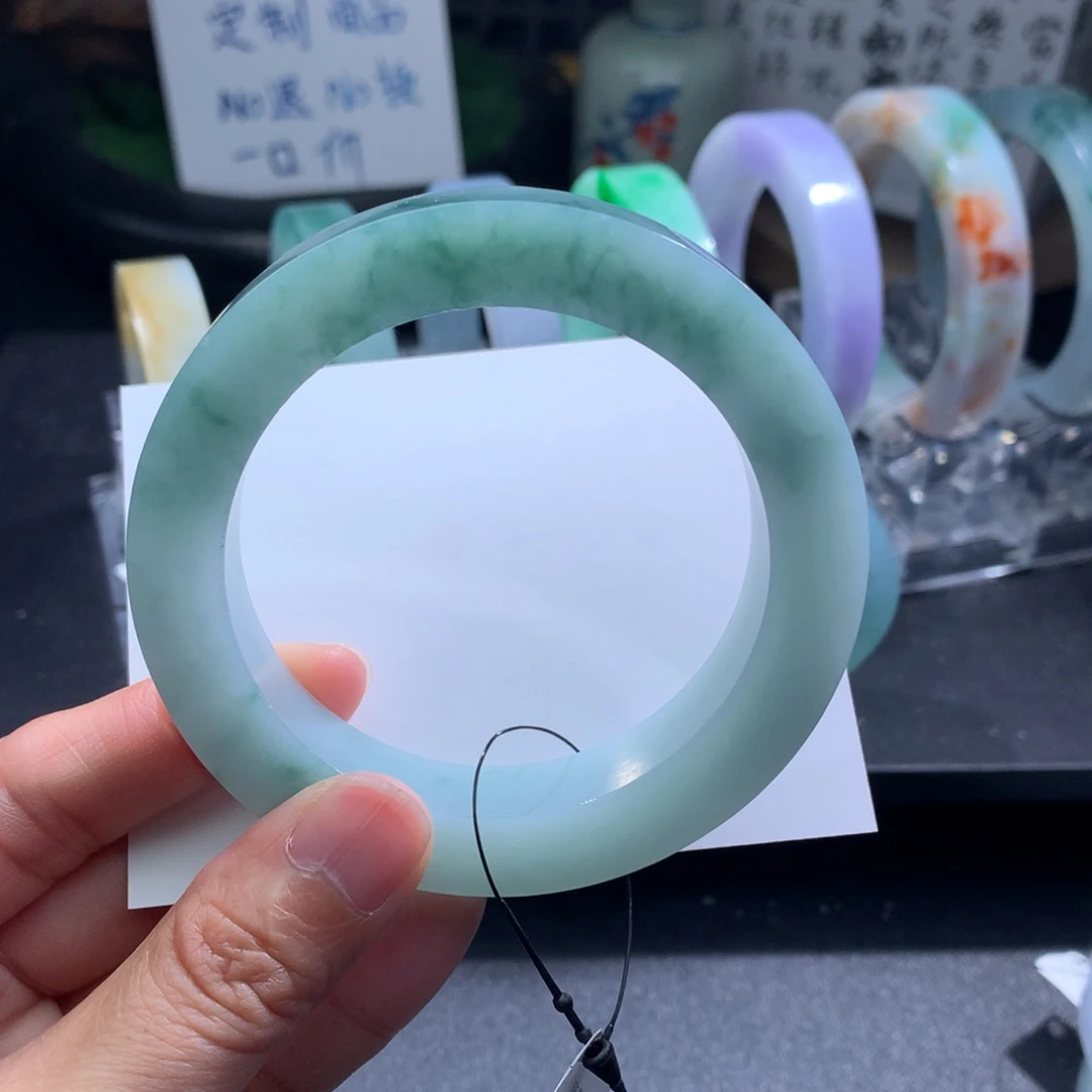 未镶嵌翡翠手镯定制翡翠