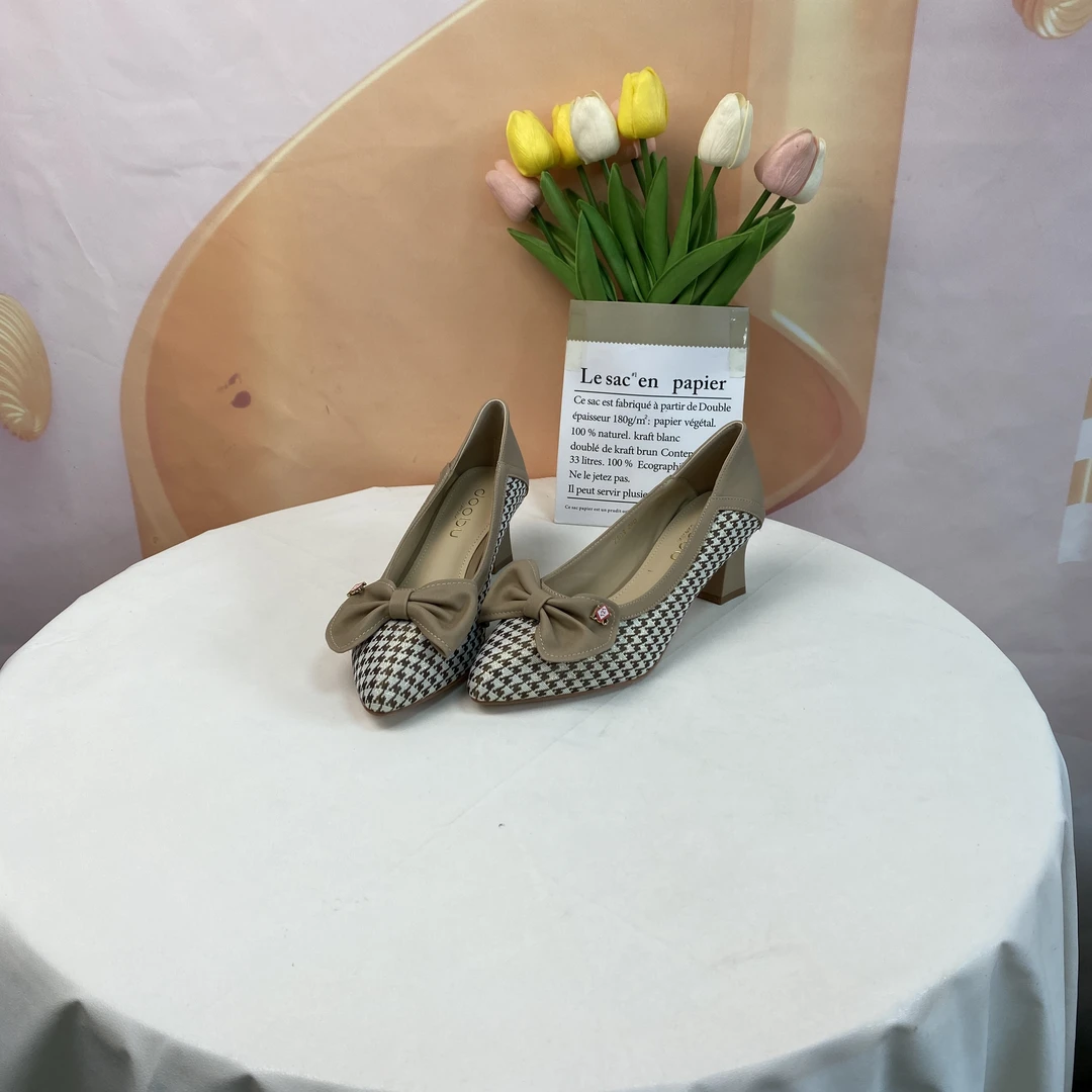 7103时尚气质百搭粗跟单鞋F