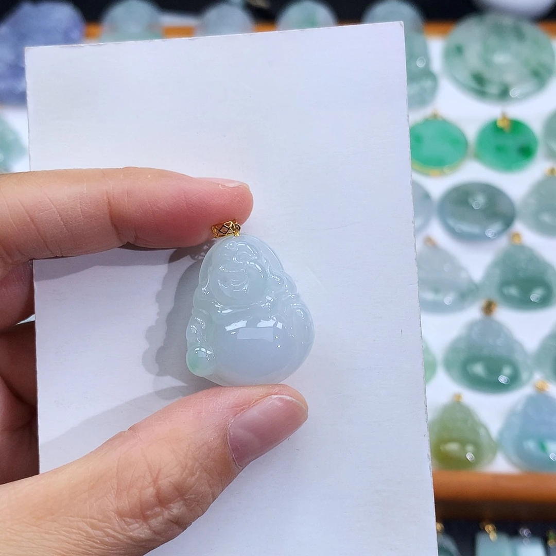 翡翠18K金镶嵌颈饰翡翠吊坠