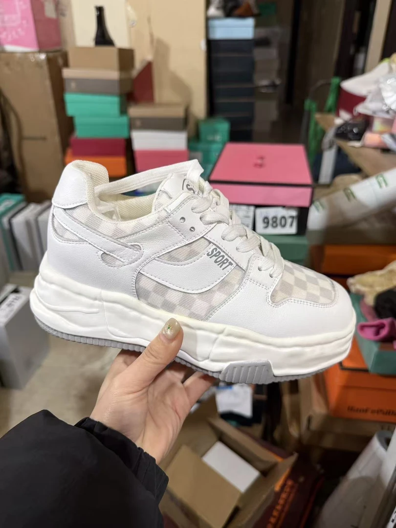 B-109  新款休闲板鞋D50-9