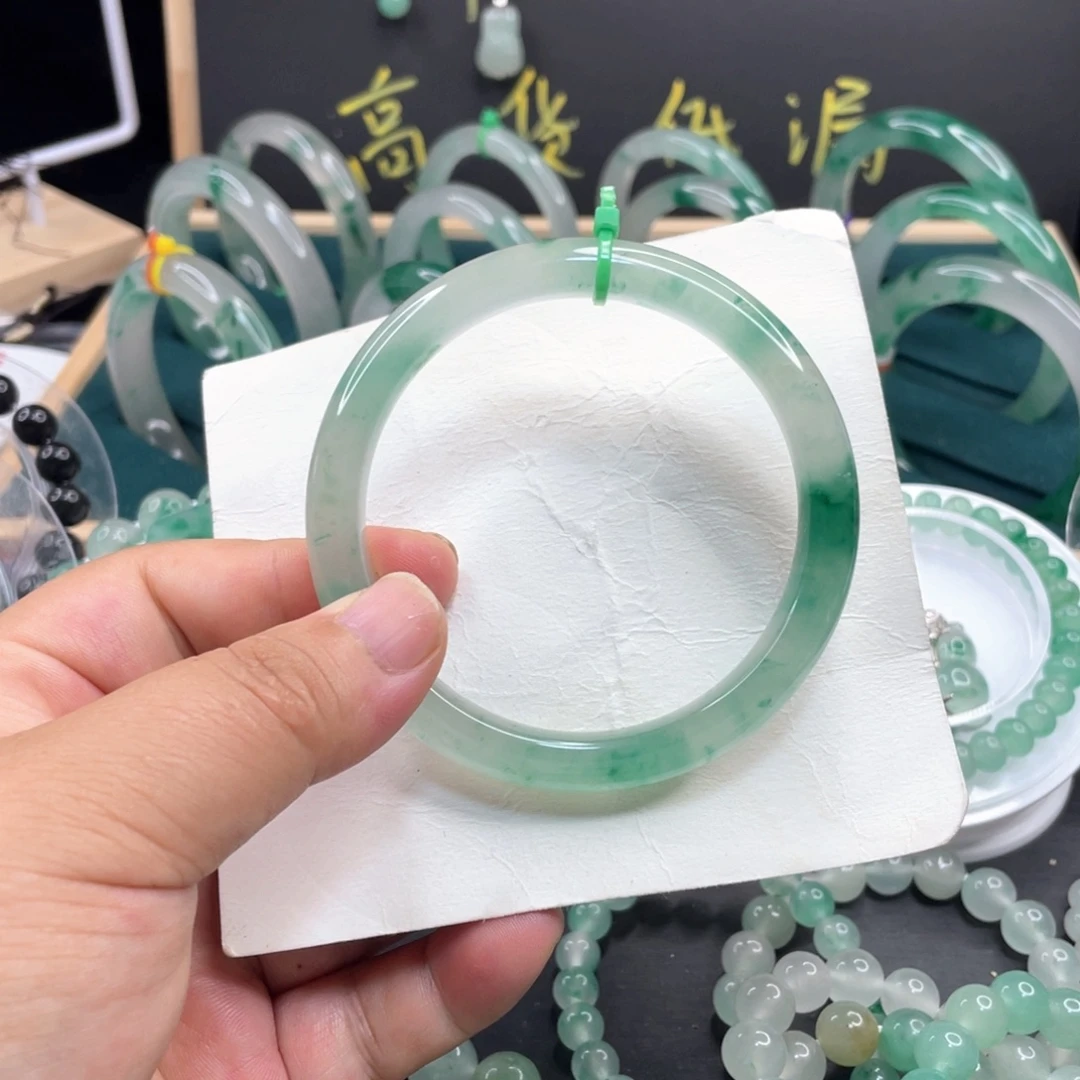 石英质玉未镶嵌手镯