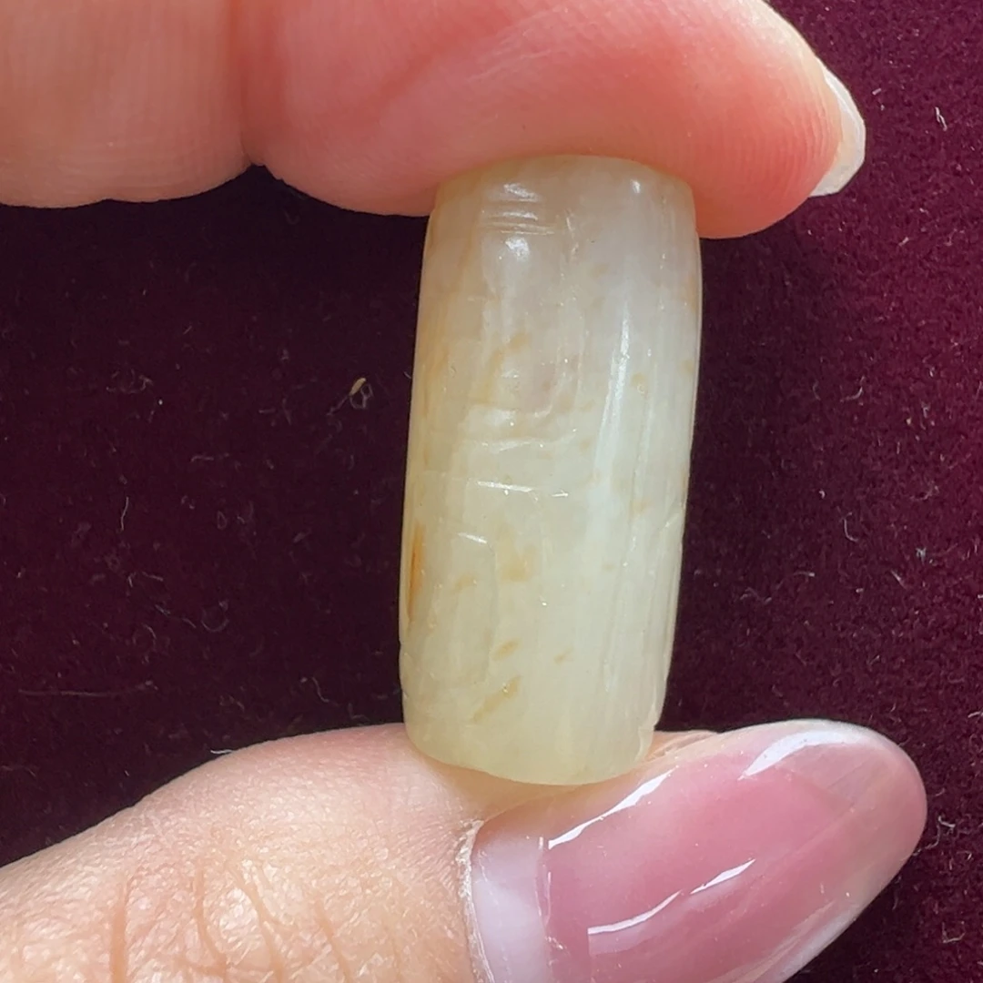 石英质玉未镶嵌颈饰