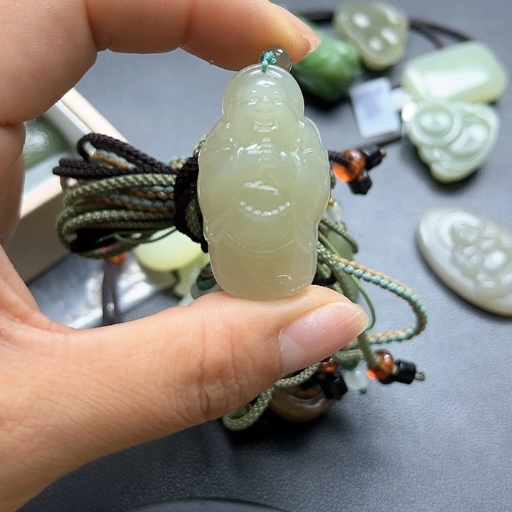 【闪购商品】颈饰未镶嵌和田玉