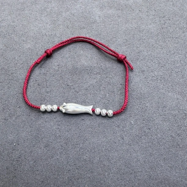 足银布艺手链 B211-足银红绳小鱼手链17mm