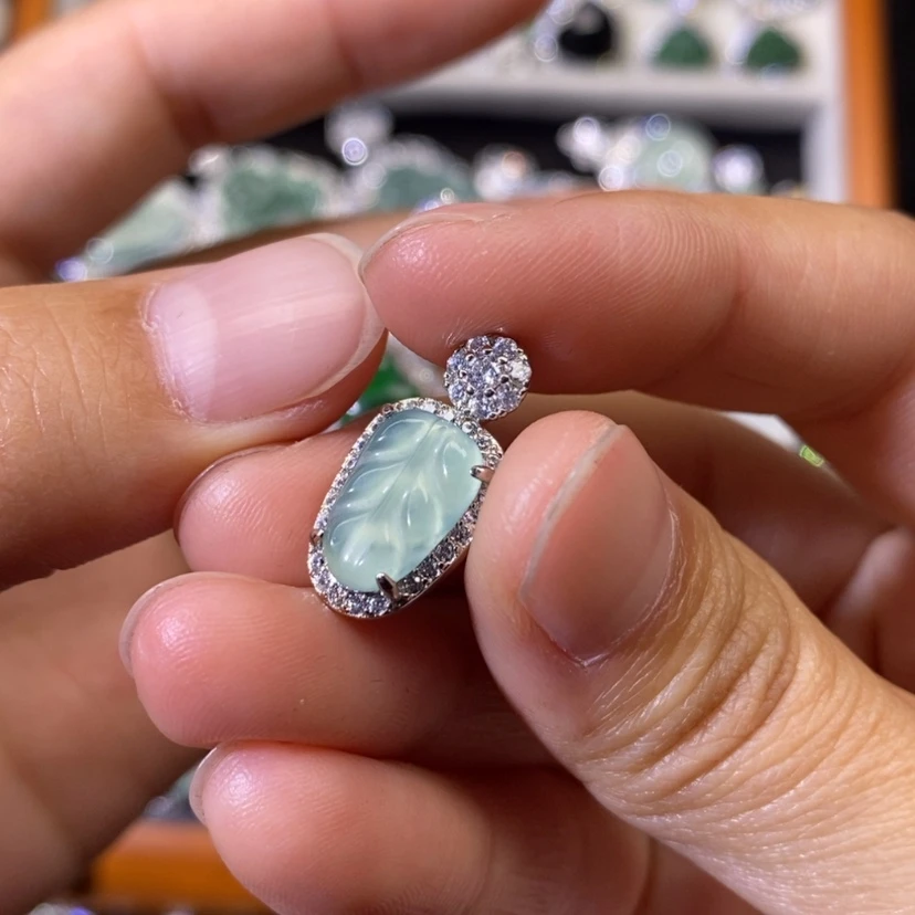 【闪购商品】翡翠颈饰未镶嵌天然