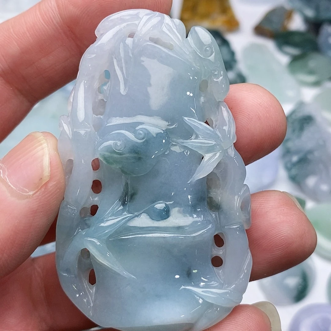 翡翠颈饰未镶嵌竹节