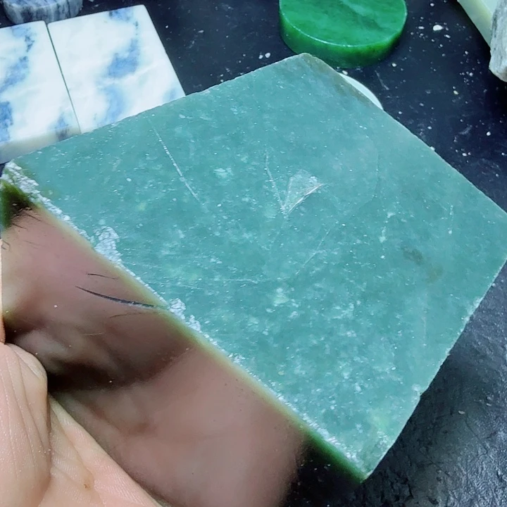 和田玉（糖玉）未镶嵌珠宝奇石