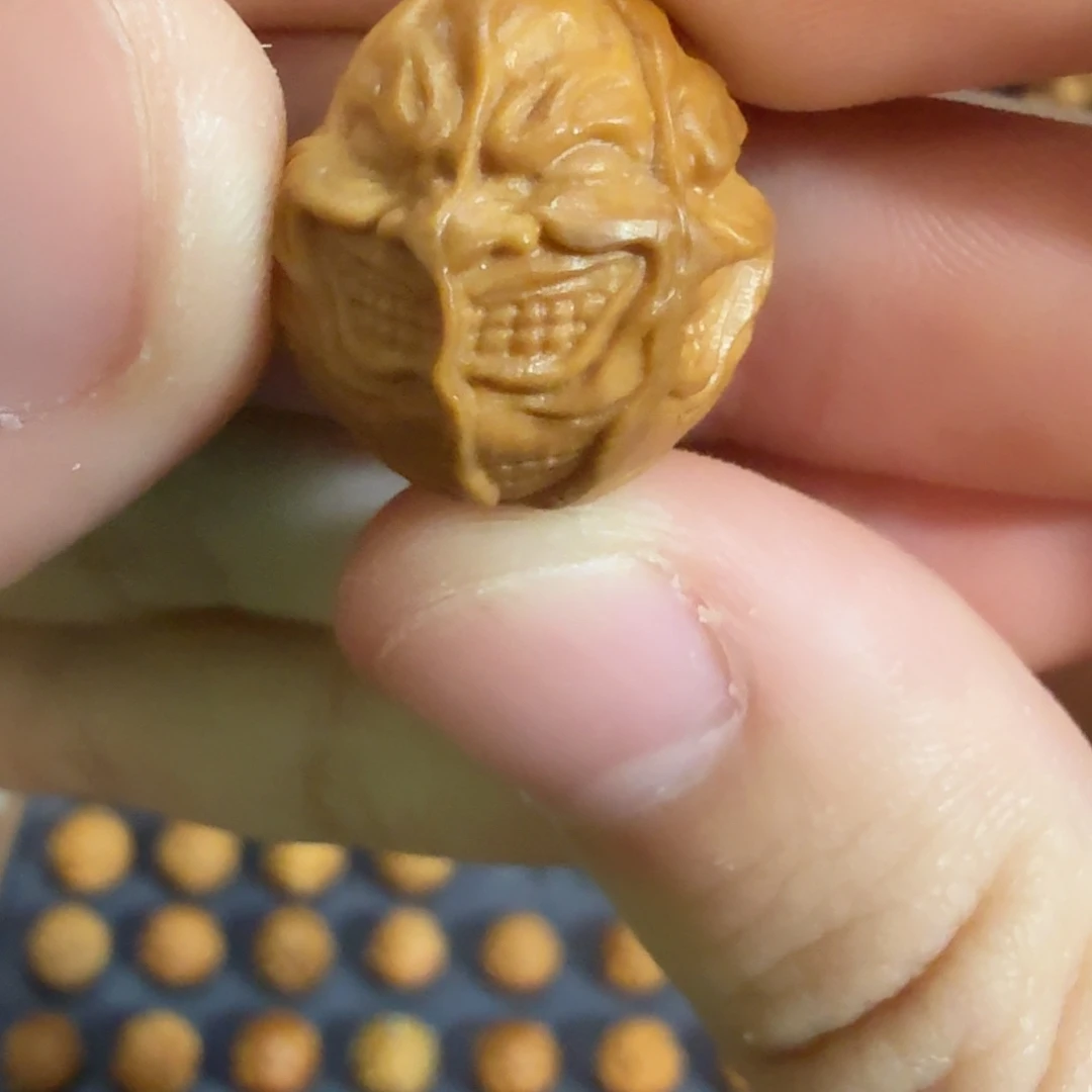 吊坠猴头核桃一颗恶僧