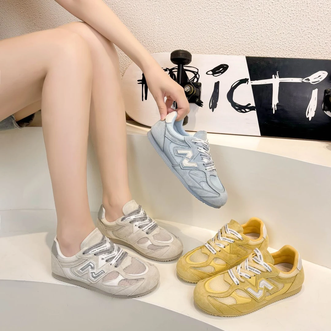新疆佳佳鞋品 2025夏季新款软底网面百搭轻便德训鞋2501