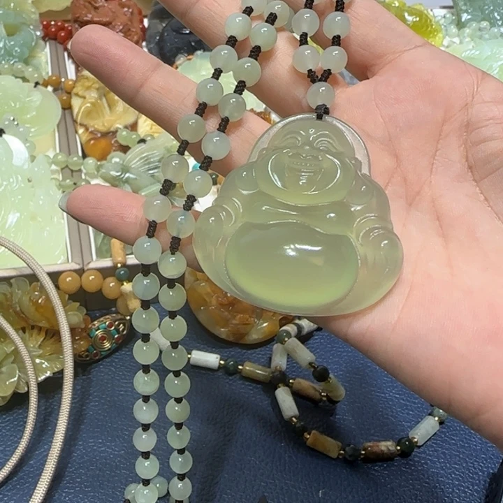 未镶嵌蛇纹石玉吊坠