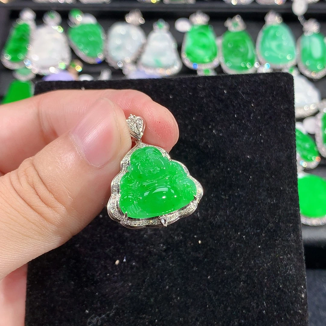 翡翠18K金镶嵌颈饰