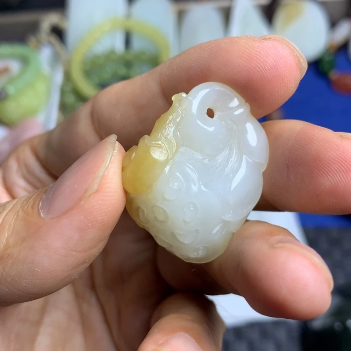 和田玉未镶嵌挂件