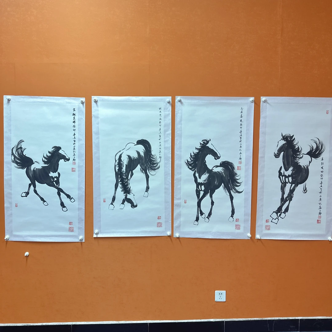W黄春香国画作品90/50/4水墨马条屏