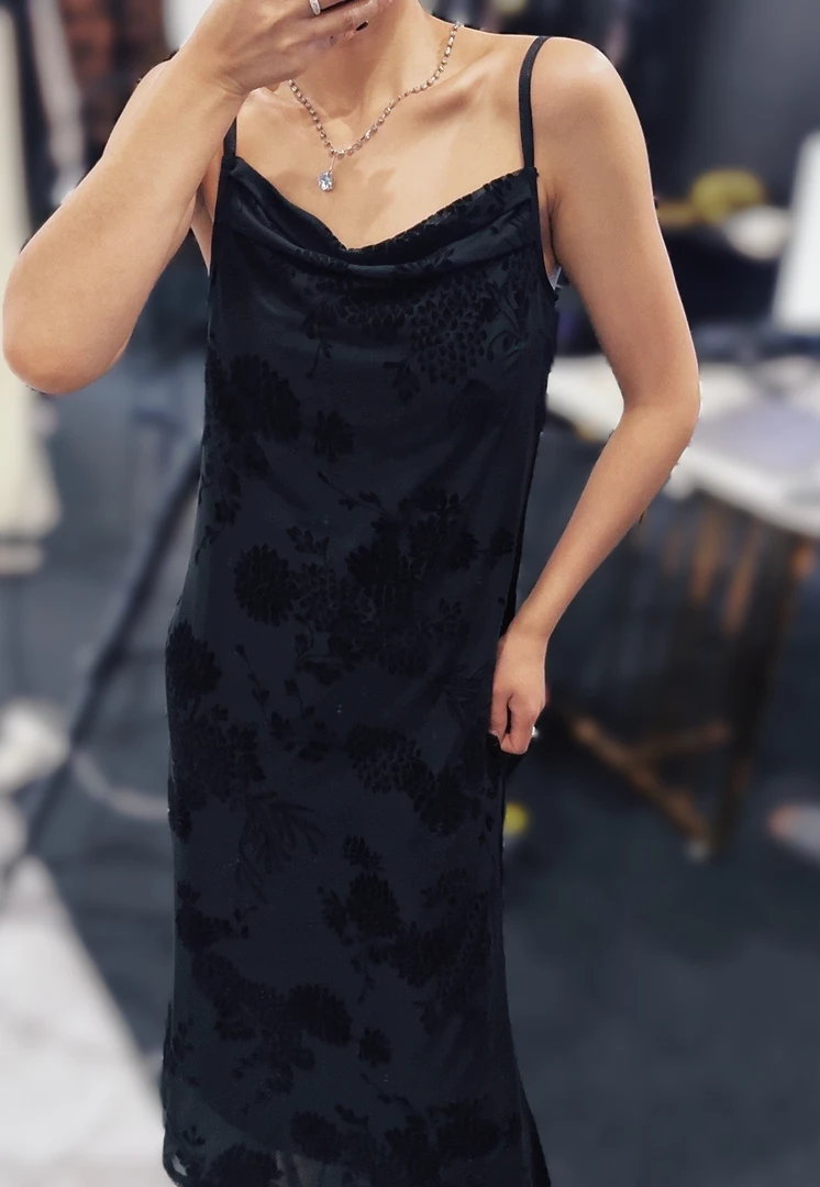 法式复古黑色蕾丝吊带连衣裙碎花裙高级感修身显瘦气质长款长裙女