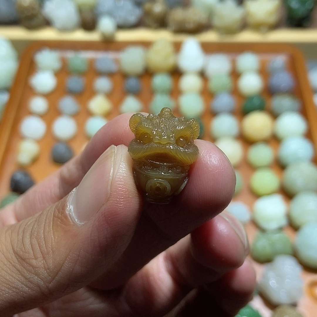 和田玉未镶嵌颈饰定制
