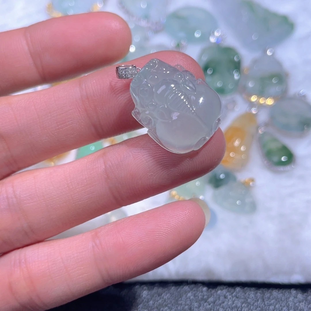 颈饰18K金镶嵌翡翠翡翠