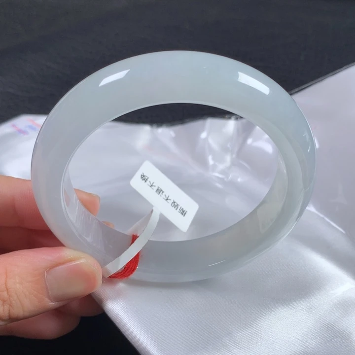 翡翠未镶嵌手镯