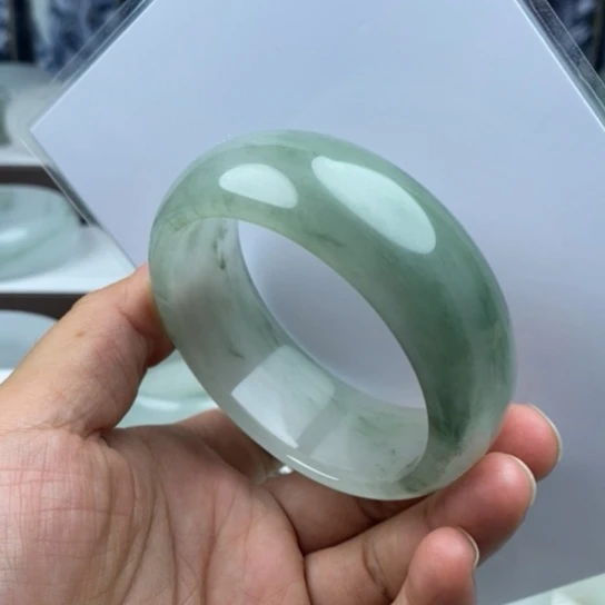 未镶嵌手镯石英质玉（金丝玉）