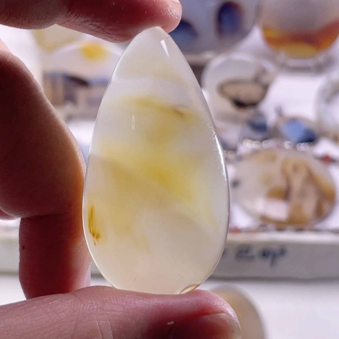 玛瑙/玉髓未镶嵌珠宝奇石