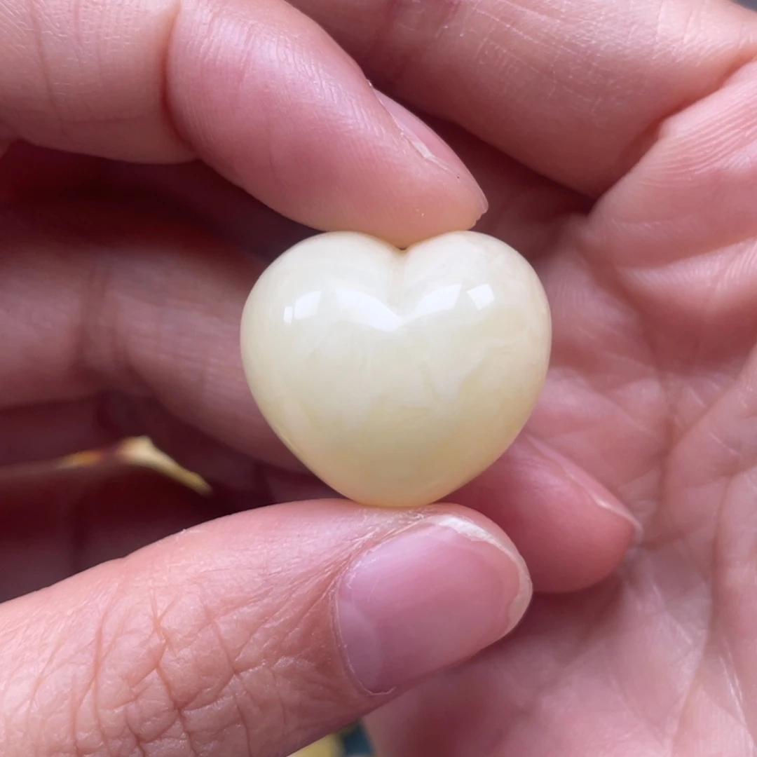 未镶嵌琥珀裸石蜜蜡