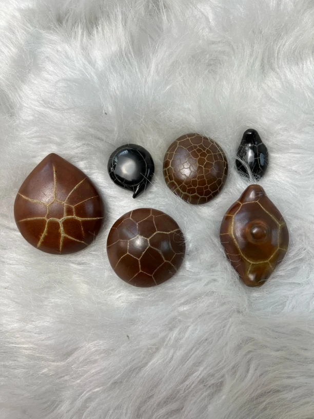 红皮精品龟纹石.龙纹实心.天然山水意境.高级感拉满.孤品收藏