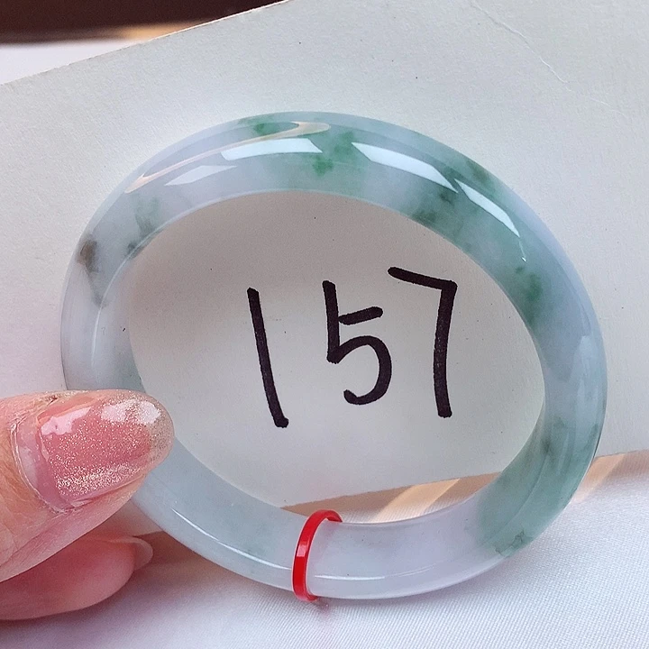 翡翠手镯未镶嵌翡翠