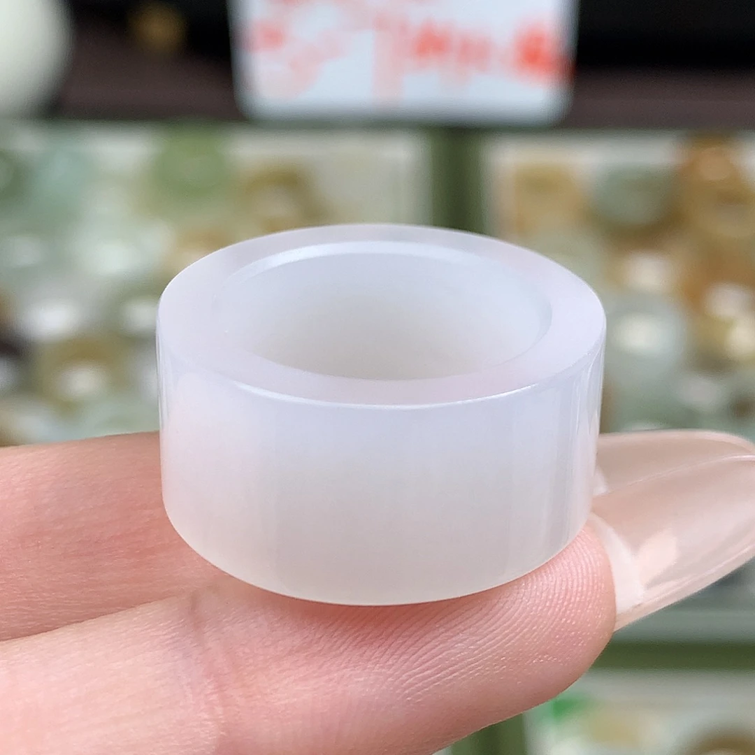 未镶嵌戒指和田玉15