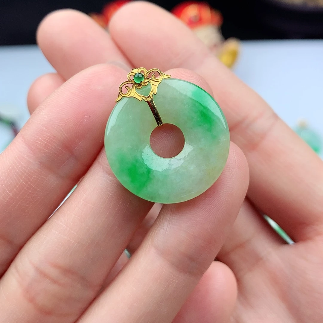 翡翠颈饰18K金镶嵌翡翠