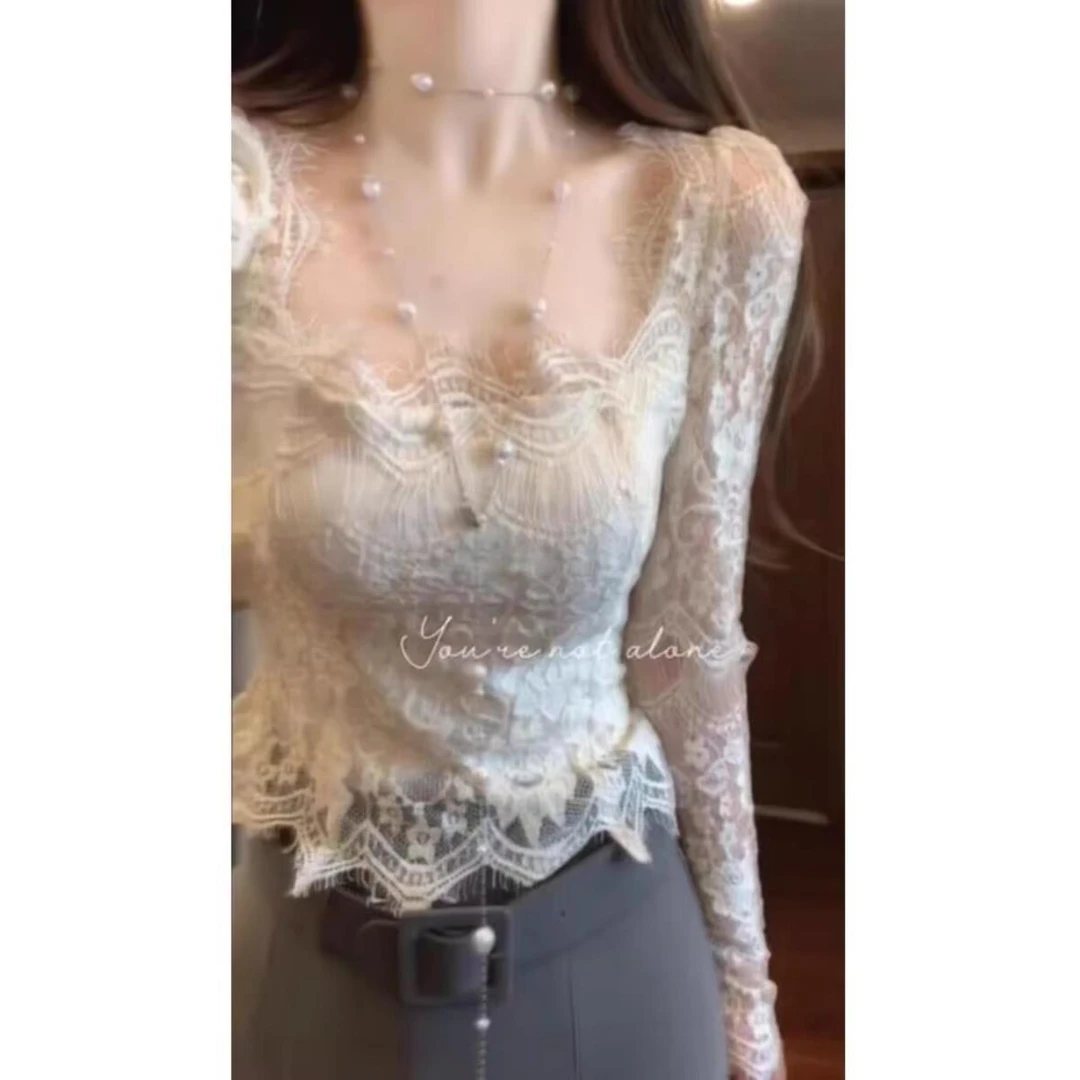 【万达撤柜】纯欲白色法式方领长袖蕾丝衫女秋季露背气质修身内搭打