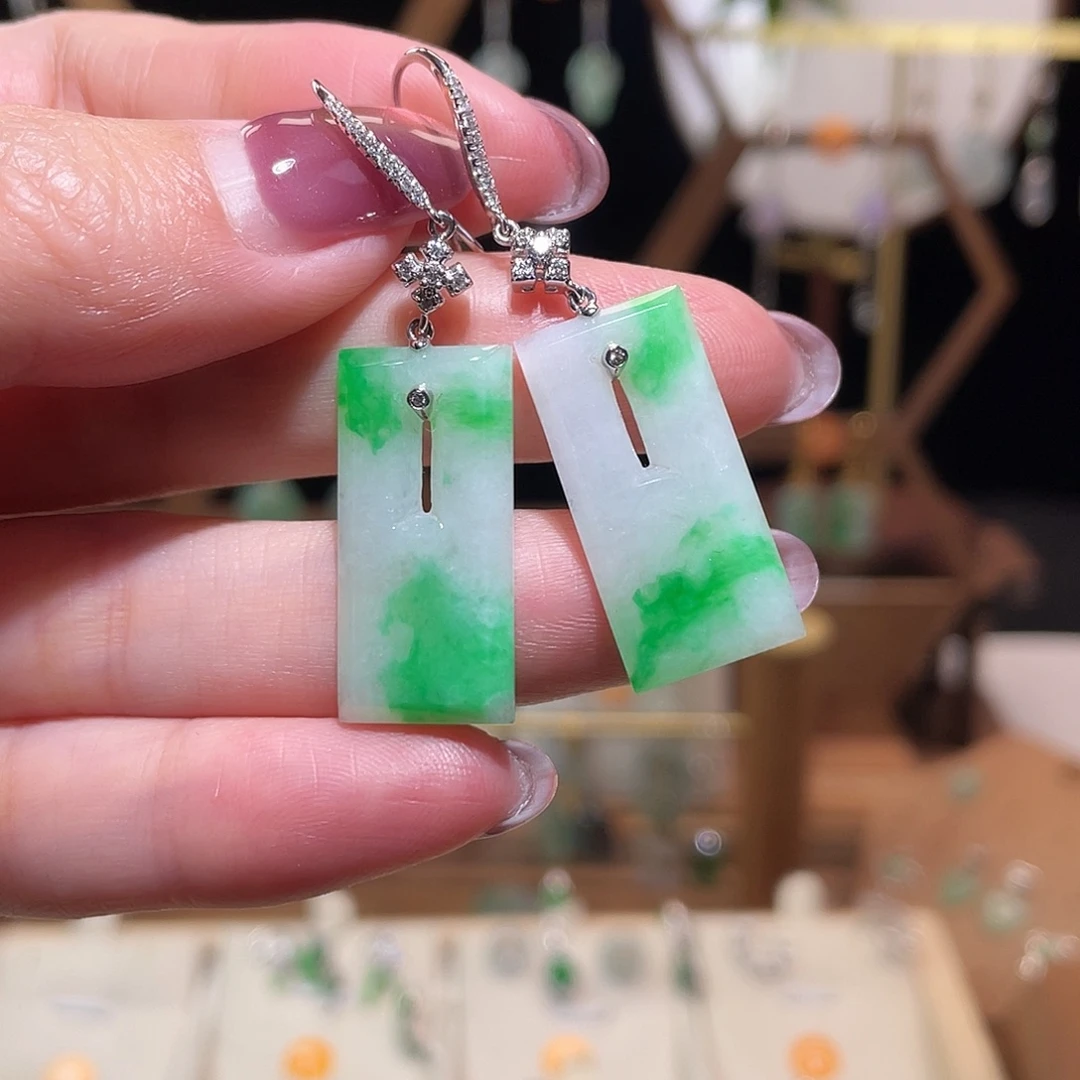 翡翠18K金镶嵌耳饰