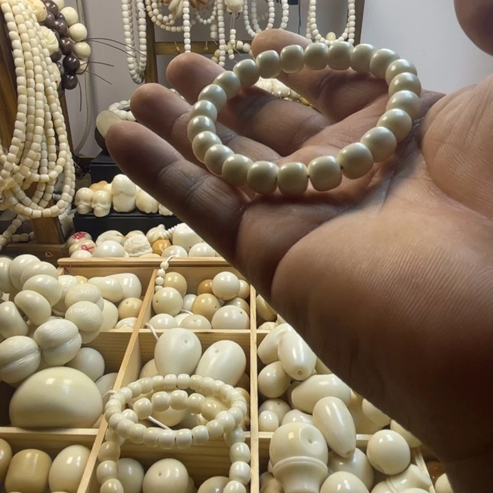 V****e象牙果雕刻老型直径9*8