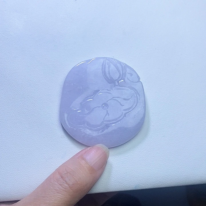 翡翠挂件未镶嵌无事