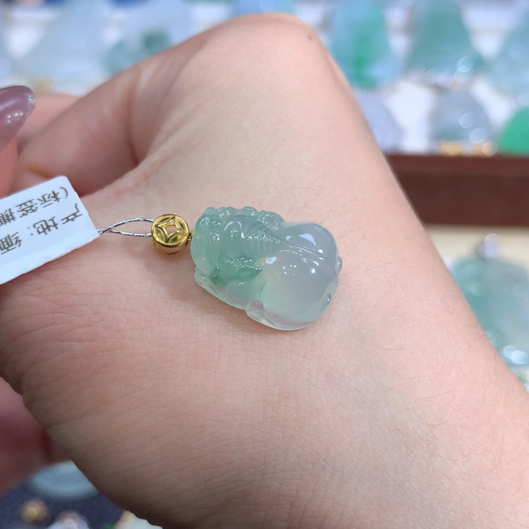 吊坠(不含链)18K金镶嵌翡翠貔貅