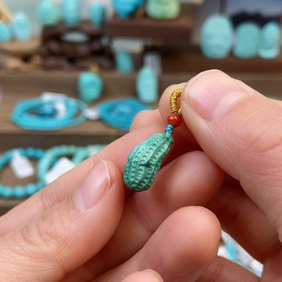 绿松石配饰未镶嵌