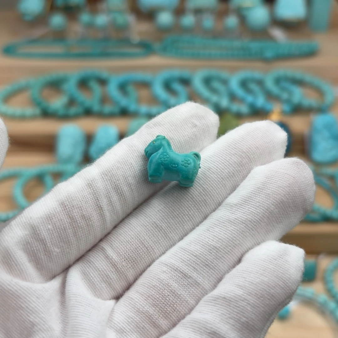 绿松石未镶嵌珠宝奇石