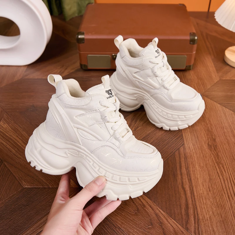 时尚雪地靴女2025冬季加绒高帮保暖棉鞋小个子松糕厚底增高老爹鞋