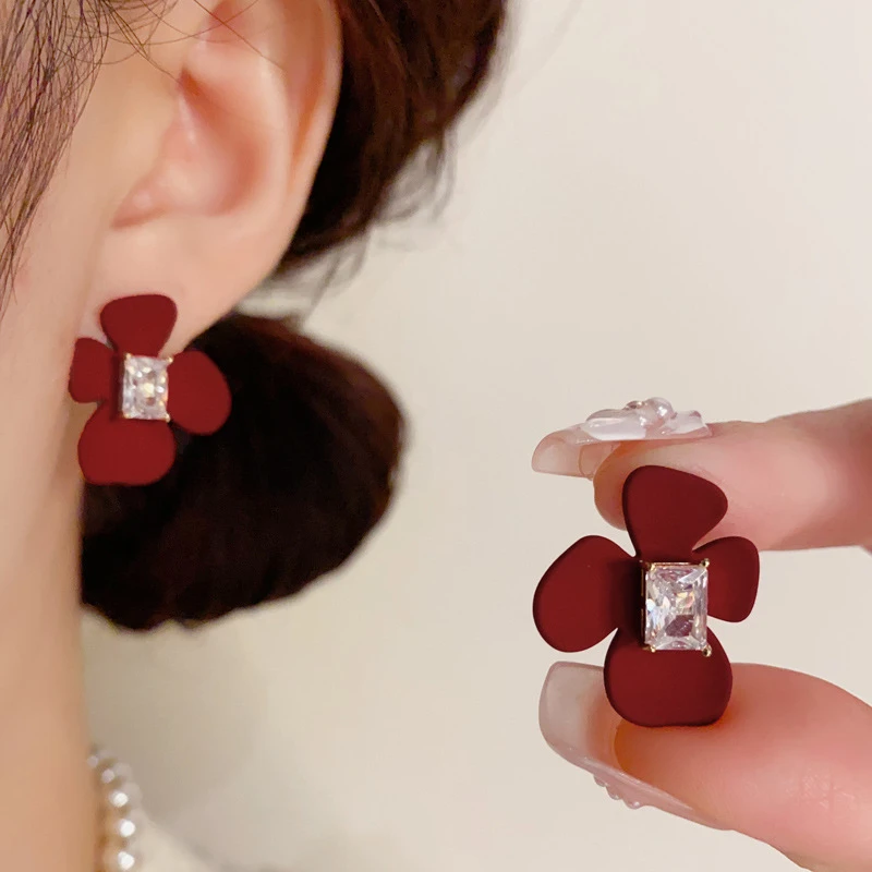 铜合金亚克力耳饰 复古港风红色金属喷漆花朵水钻耳环女气质时尚
