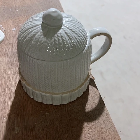 微瑕，不能明火，粗陶杯一个带盖