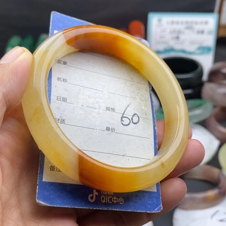未镶嵌手镯石英质玉