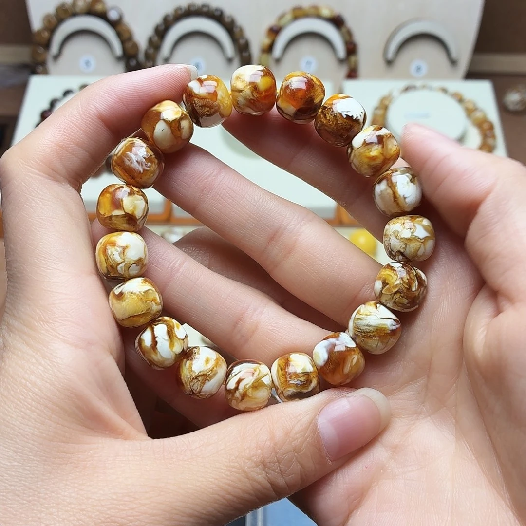 阿***夫吊坠桃核沁色老型手串