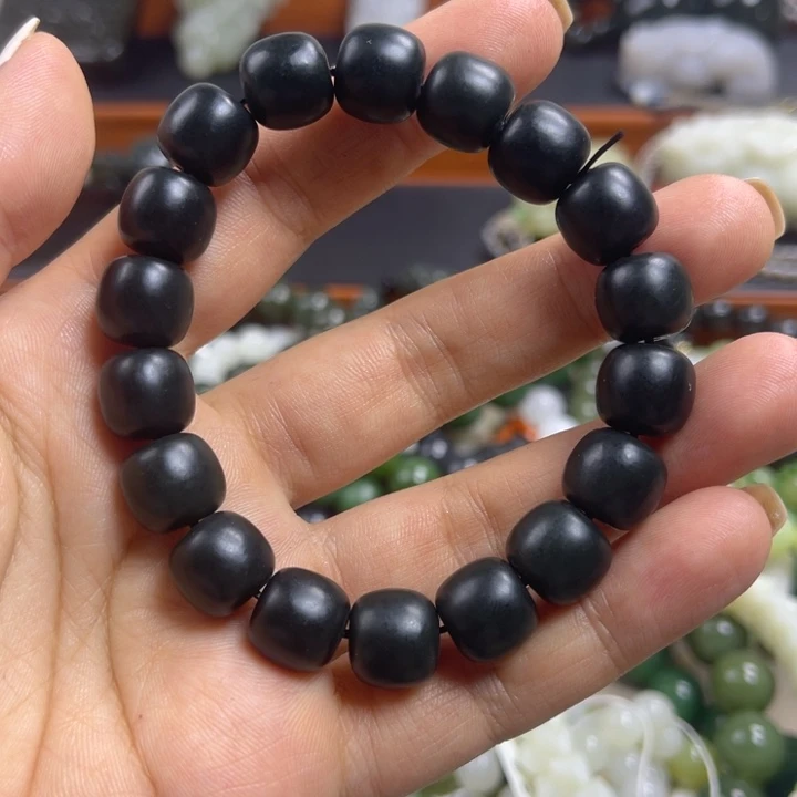 和田玉未镶嵌手串