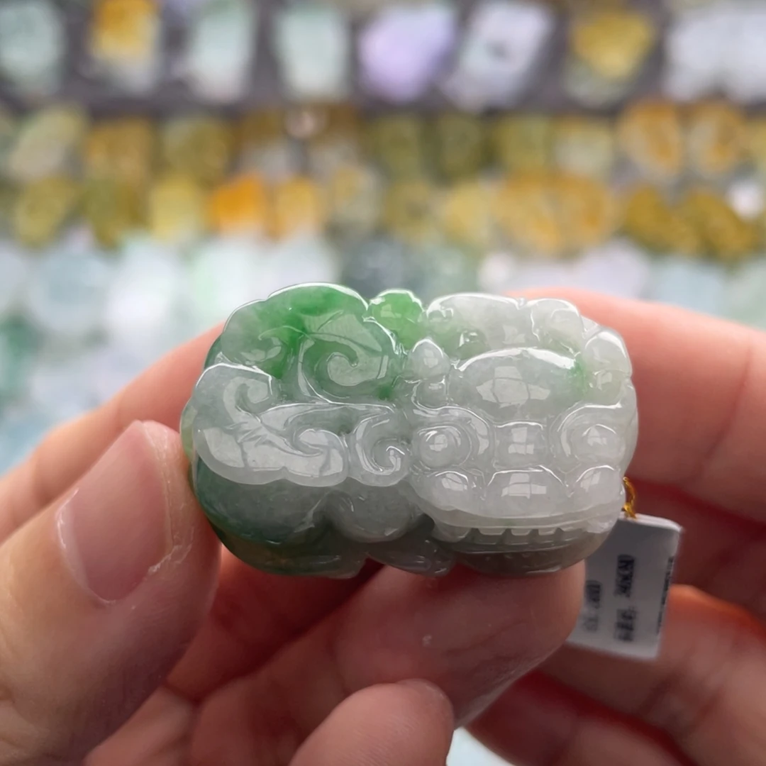 翡翠未镶嵌颈饰貔貅31
