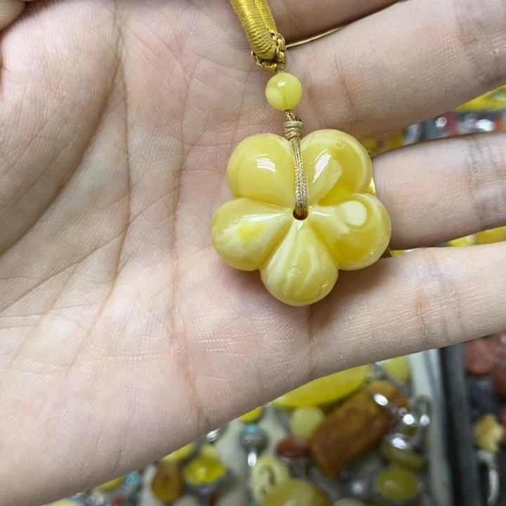 裸石蜜蜡未镶嵌吊坠